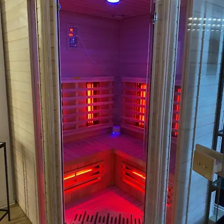 And Jacuzzi Sauna Siege Massant Netflix شقة Troux