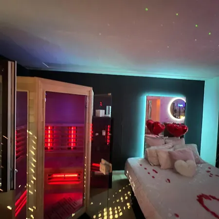 شقة And Jacuzzi Sauna Siege Massant Netflix